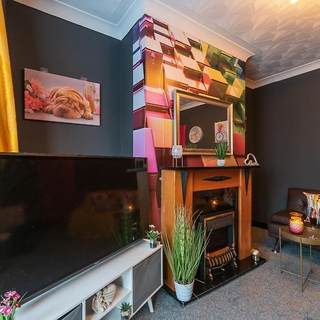 J'S Home Away From Home Fresh 2 Bedroom Garden Parking Kingston upon Hull Exterior photo